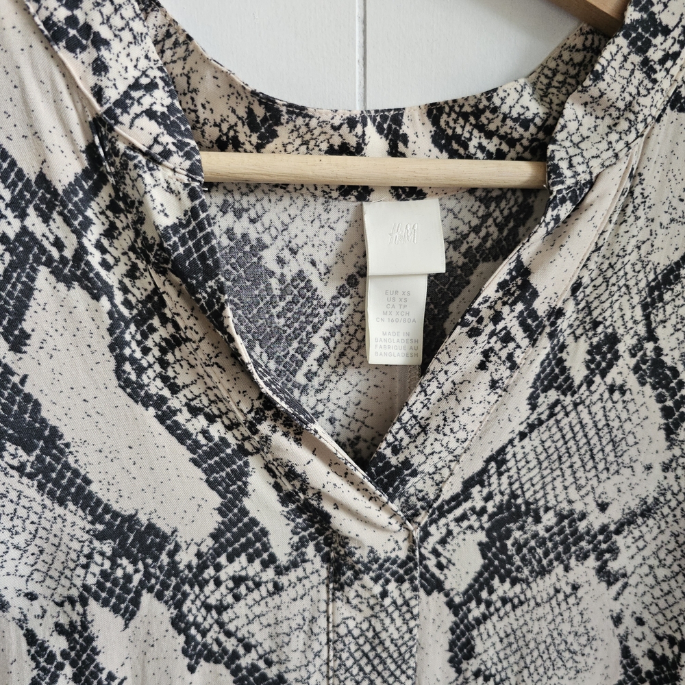☆ H&M Python Shirt Dress - Picture 5 of 9